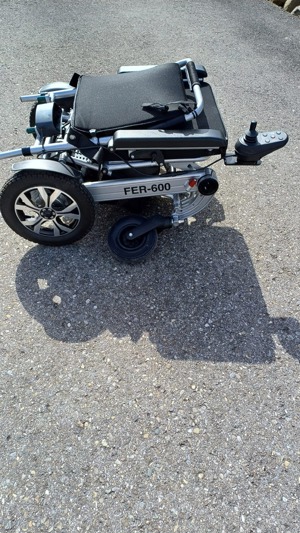Verkaufe Rollstuhl ! Bild 5