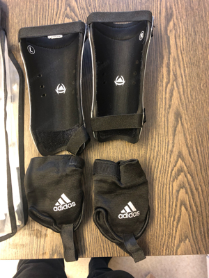 Adidas Schienbein- und Knöchelschoner