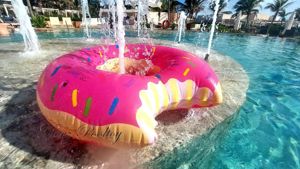 NEU aufblasbarer XL Donut mit Biss (Pink) 110 cm