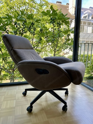 Moderner Sessel in Lederoptik inkl. Hocker Bild 3