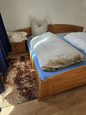 Vollholz bett 2x2 Meter zu verschenken