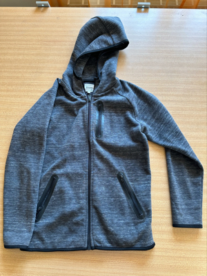 Hoodie Kapuzzen Jacke Grösse 140