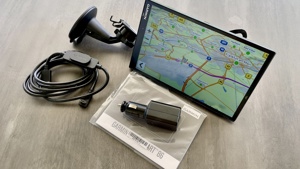 Navigationsgerät Garmin DriveSmart 86 MT-D mit riesigem 8 Display und Amazon Alexa