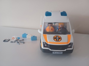 Playmobil Rettungswagen Bild 2