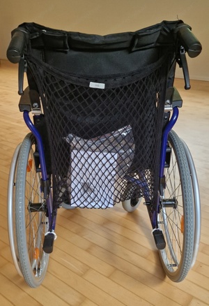 Rollstuhl "Bison" mit Schlupfsack Bild 3