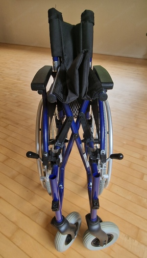 Rollstuhl "Bison" mit Schlupfsack Bild 8