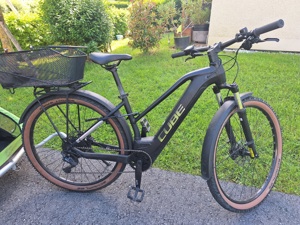 CUBE Elektro-Damenfahrrad Bild 1