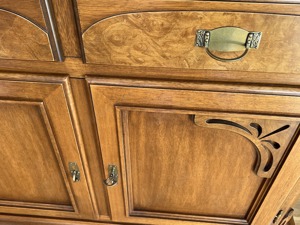 Biedermeier Vitrine SELVA Wohnzimmerschrank Nussbaum Stilmöbel Bild 8