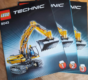 LEGO Technic 8043 - Motorisierter Raupenbagger Bild 2