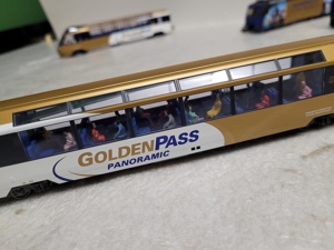 Golden Pass Line HO 3L-WS mit Sound, 5teilig, mit Innenbeleuchtung und Figuren. Bild 10