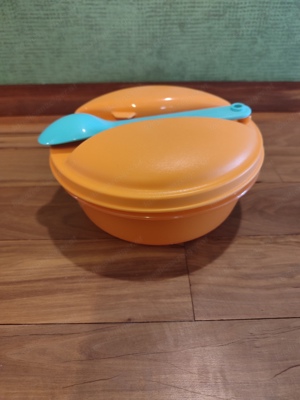 Tupperware Schüssel mit Deckel und Löffel neu Bild 4