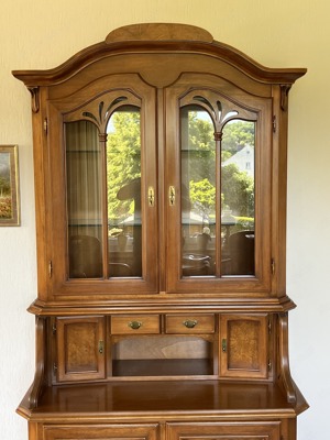 Vitrine Landhaus Nussbaum mit Sekretär Biedermeier Stilmöbel Barock oder Jugendstil SELVA Schrank Bild 4