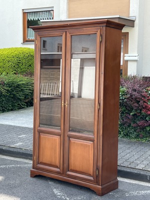 Antikstil Vitrine Nussbaum SELVA Biedermeier Barock Jugendstil Stilmöbel Bild 10