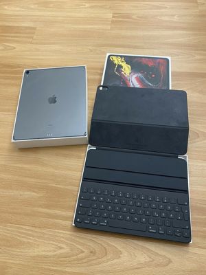 iPad Pro 12,9 mit 1 TB Wi-Fi + cellular Tastatur