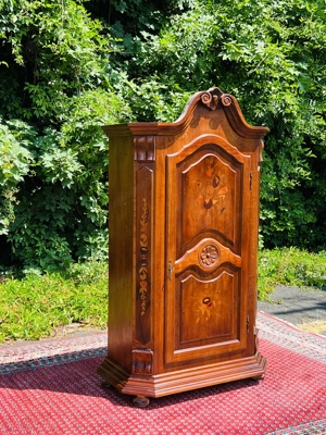 Barock Schrank Stilmöbel Bauernschrank Bauernmöbel Nussbaum Biedermeier Dielenschrank Kasten Bild 9