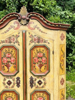 Barock Schrank Bauernschrank Bauernmöbel bemalt Nussbaum Biedermeier Dielenschrank Kasten Bild 5
