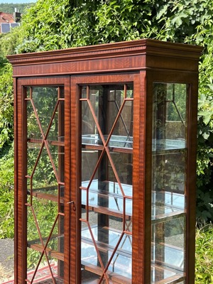 Biedermeier Vitrine Barock Gründerzeit Schrank Glasvitrine Heldense Sammlervitrine Stilmöbel England Bild 3