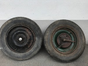 Felgen samt Bremsträgerplatten und Bremsankerplatten Citroen B2 oder B12 oder B14