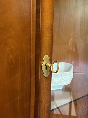 Barock Vitrine Stilmöbel Kirschbaum Biedermeier Sammlervitrine Vintage Louis XV Bild 6