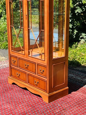 Biedermeier Vitrine England Eibe Heldense Bild 3