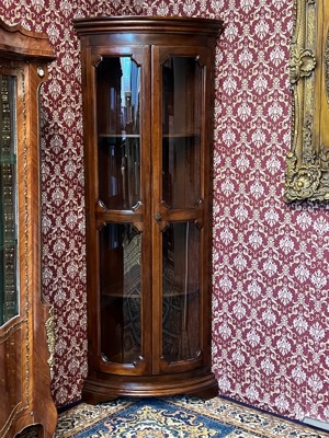 Barock Eck Vitrine Nussbaum Landhaus Biedermeier Eckschrank Stilmöbel Louis XV Rokoko Sammlervitrine