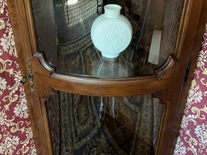 Biedermeier Eckvitrine Vitrine Nussbaum dunkel Barock Landhaus Rokoko Eckschrank Stilmöbel Louis XV  Bild 6