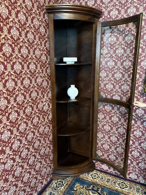 Biedermeier Eckvitrine Vitrine Nussbaum dunkel Barock Landhaus Rokoko Eckschrank Stilmöbel Louis XV  Bild 7