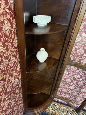 Biedermeier Eckvitrine Vitrine Nussbaum dunkel Barock Landhaus Rokoko Eckschrank Stilmöbel Louis XV  Bild 10