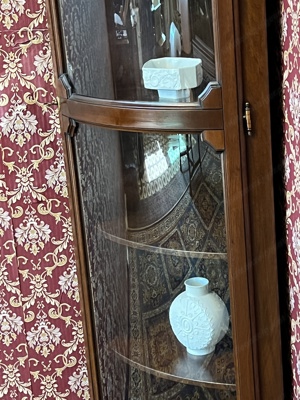 Biedermeier Eckvitrine Vitrine Nussbaum dunkel Barock Landhaus Rokoko Eckschrank Stilmöbel Louis XV  Bild 5