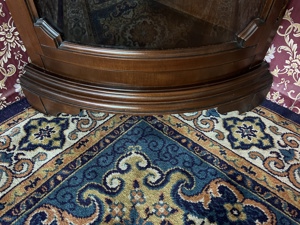 Biedermeier Eckvitrine Vitrine Nussbaum dunkel Barock Landhaus Rokoko Eckschrank Stilmöbel Louis XV  Bild 10