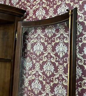 Biedermeier Eckvitrine Vitrine Nussbaum dunkel Barock Landhaus Rokoko Eckschrank Stilmöbel Louis XV  Bild 9