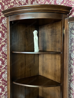 Biedermeier Eckvitrine Vitrine Nussbaum dunkel Barock Landhaus Rokoko Eckschrank Stilmöbel Louis XV  Bild 7