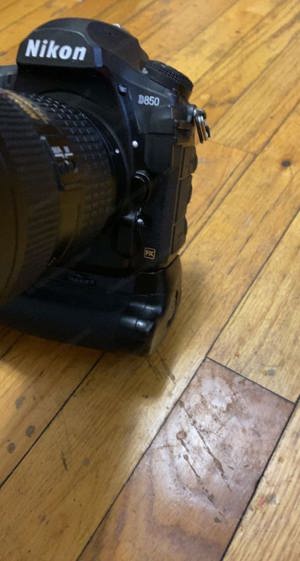Nikon D850 DSLR Camera Body   lens and Power Grip Bild 7