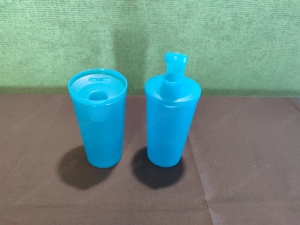 Tupperware Kindertrinkbecher mit Deckel und Trinköffnung  Bild 4