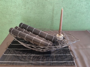 Dekoartikel Drahtschale, 4 Bambustisch-Sets,  Kerze mit Ständer  Bild 1