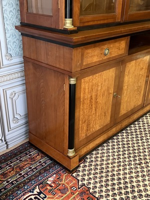 Biedermeier Vitrine Wohnzimmerschrank Selva Schrank Kirschbaum Louis XV Empire STILMÖBEL Bild 4