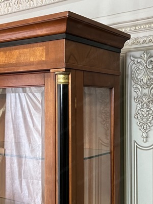 Biedermeier Vitrine Wohnzimmerschrank Selva Schrank Kirschbaum Louis XV Empire STILMÖBEL Bild 2