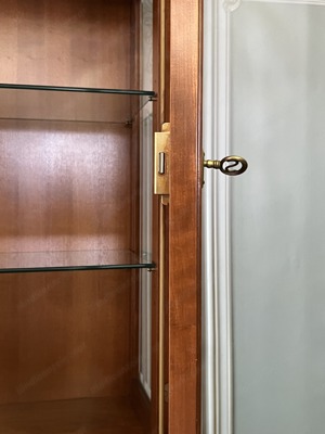 Biedermeier Vitrine Wohnzimmerschrank Selva Schrank Kirschbaum Louis XV Empire STILMÖBEL Bild 10