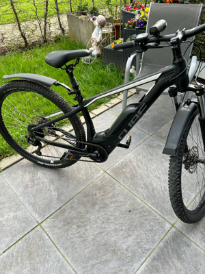 MTB. E BIKE CUBE ACID HYBRID MIT 573 KM GEFAREN NEU