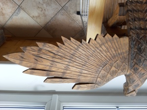 geschnitzter Adler aus Holz Bild 8