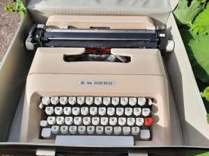 Schreibmaschine UNIS Tbm Biser 319 33