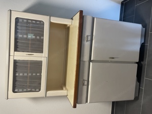 Alter Küchenschrank weiss 2