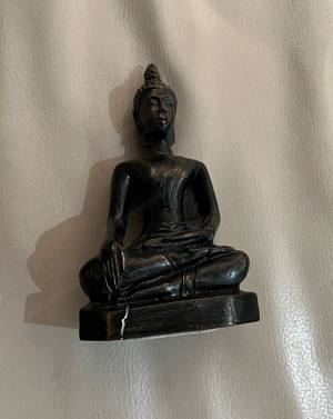 Buddha-Statue schwarz
