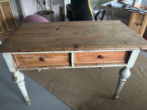 Alter Tisch für DEKO Shabby Chic zu verkaufen