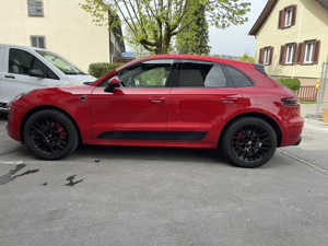 Porsche Macan GTS aus 2017 Bild 2