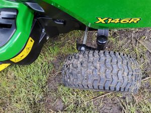 John Deere x146R Rasentraktor  Bild 4