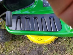 John Deere x146R Rasentraktor  Bild 7