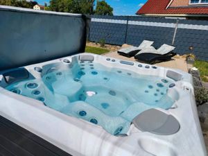 Premium Jacuzzi Whirlpool Wellis Malaga 6 Personen