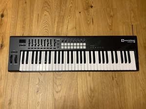 Novation Launchkey 61 MK2