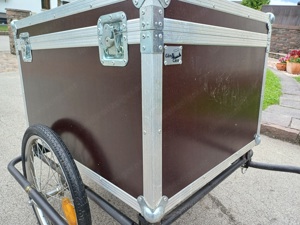 Transportbox auf Fahrradhänger